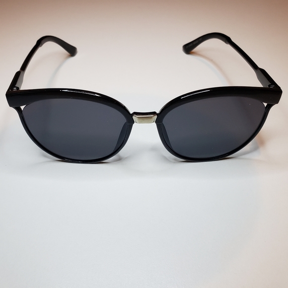 Sunglasses - Picture 1 of 4